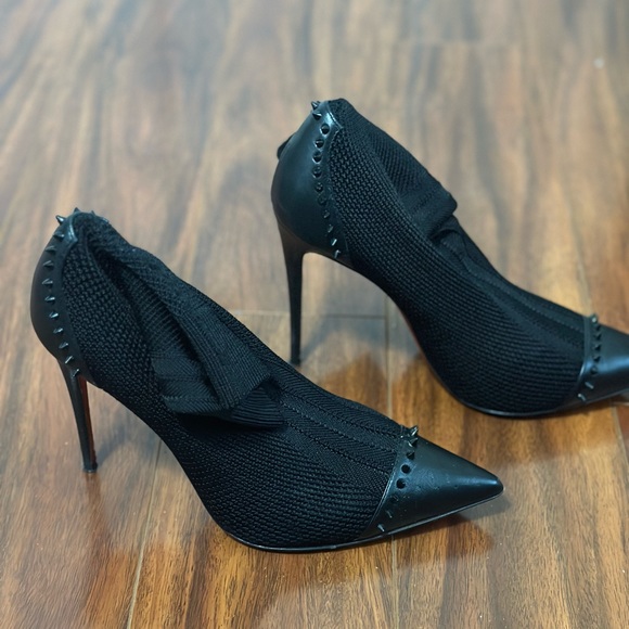 Christian Louboutin Dova studded Leather trim ankle boot. - Picture 4 of 6